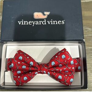Vineyard Vines Hockey Bow tie
